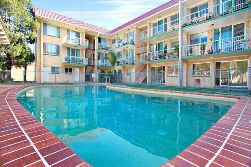 Bribie Island Unit With Pool - Amazing Beaches & Lifestyle! Bongaree Bagian luar foto