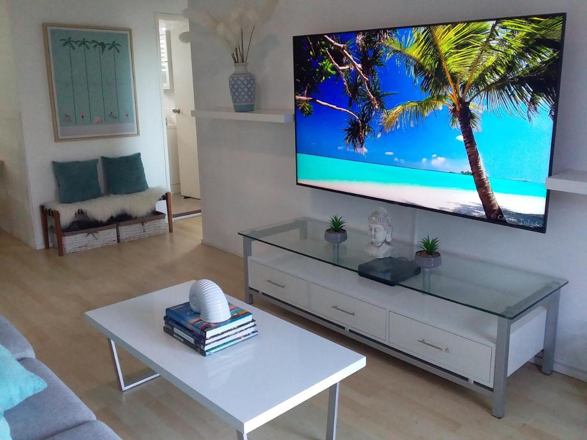 Bribie Island Unit With Pool - Amazing Beaches & Lifestyle! Bongaree Bagian luar foto